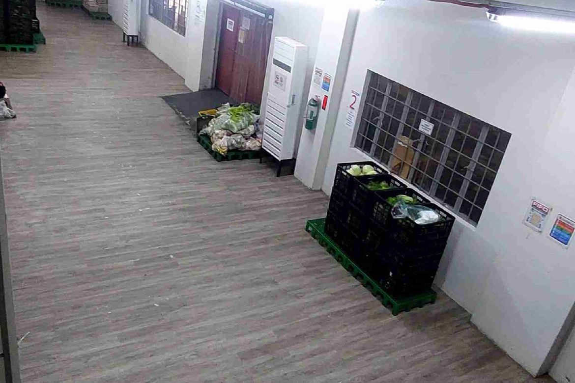 5 Bedroom House for Sale in Apolonio Samson, Quezon City, Metro Manila near LRT-1 Roosevelt
