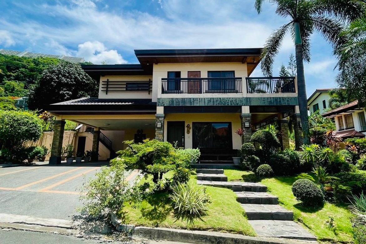 5 Bedroom House for Sale in Aya, Talisay, Batangas