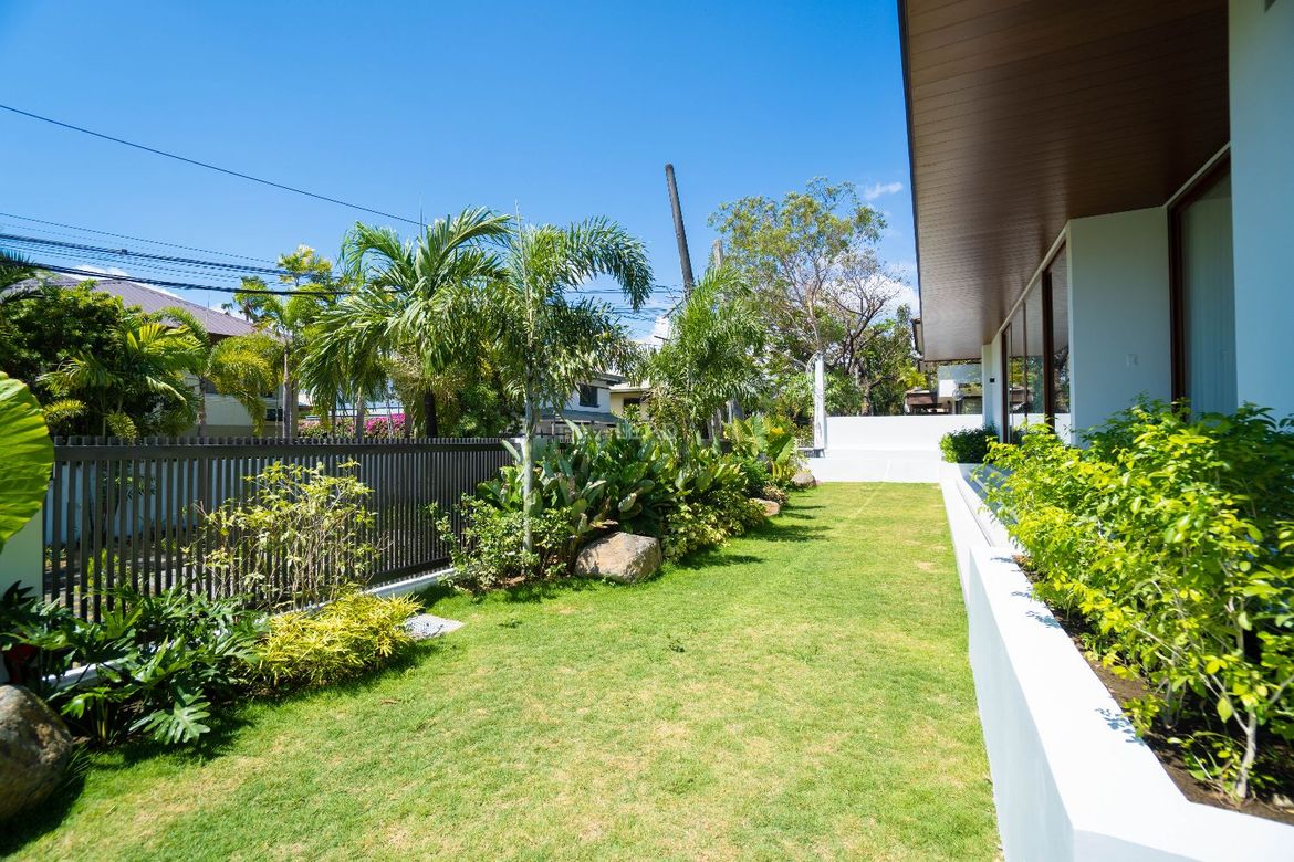 5 Bedroom House for Sale in Ayala Alabang Village, New Alabang Village, Muntinlupa, Metro Manila – photo 4