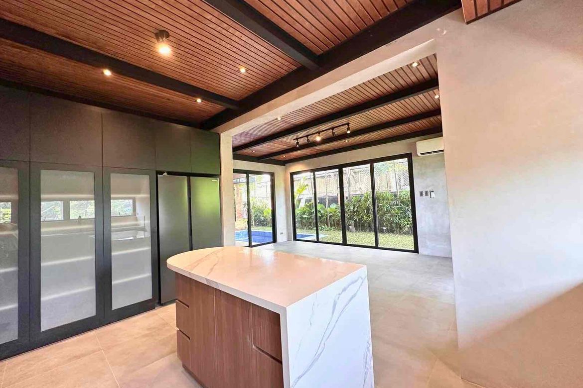 5 Bedroom House for Sale in Ayala Alabang Village, New Alabang Village, Muntinlupa, Metro Manila – photo 2