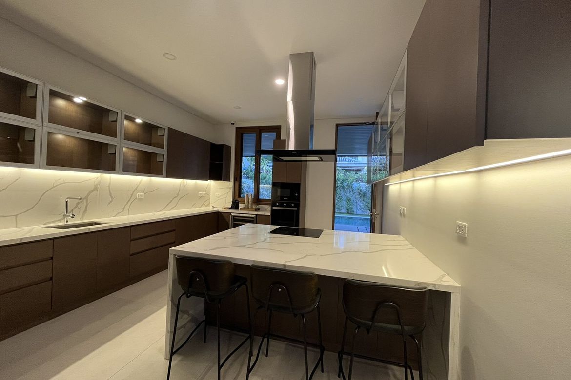 5 Bedroom House for Sale in Ayala Alabang Village, New Alabang Village, Muntinlupa, Metro Manila – photo 7