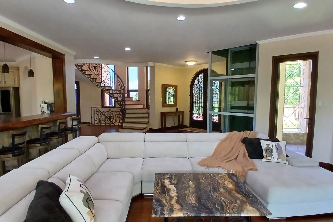 5 Bedroom House for Sale in Ayala Greenfield Estates, Maunong, Calamba, Laguna