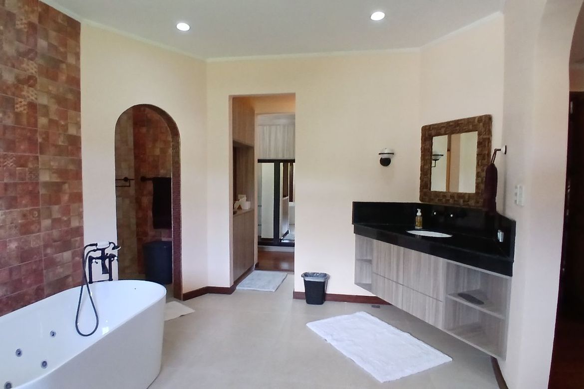 5 Bedroom House for Sale in Ayala Greenfield Estates, Maunong, Calamba, Laguna – photo 5