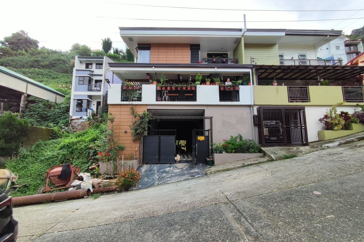 5 Bedroom House for Sale in Bakakeng Central, Baguio, Benguet
