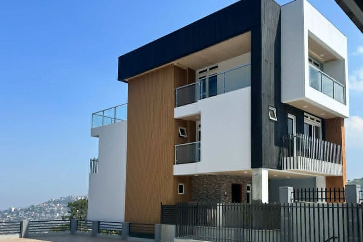5 Bedroom House for Sale in Bakakeng Central, Baguio, Benguet