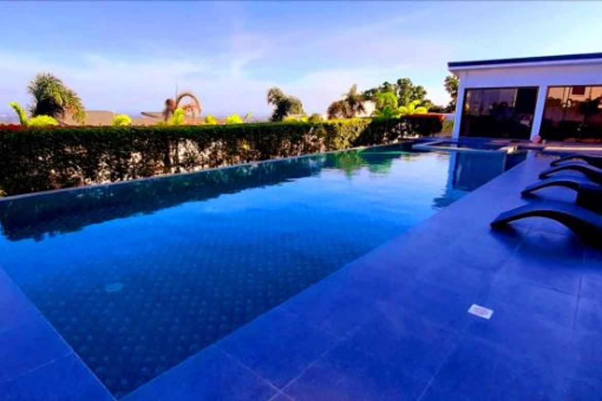 5 Bedroom House for Sale in Balibago, Angeles, Pampanga – photo 3