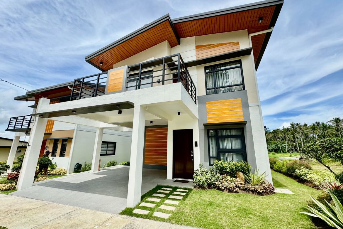 5 Bedroom House for Sale in Balintawak, Lipa, Batangas