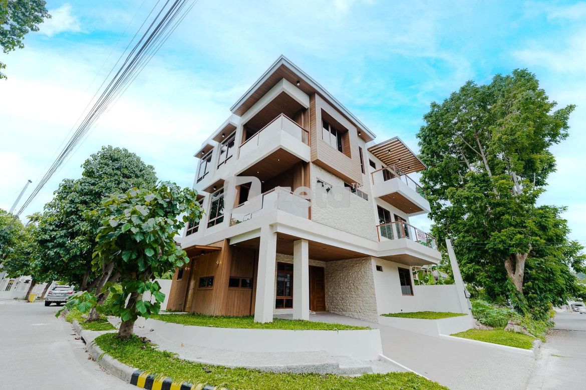 5 Bedroom House for Sale in Balulang, Cagayan de Oro, Misamis Oriental
