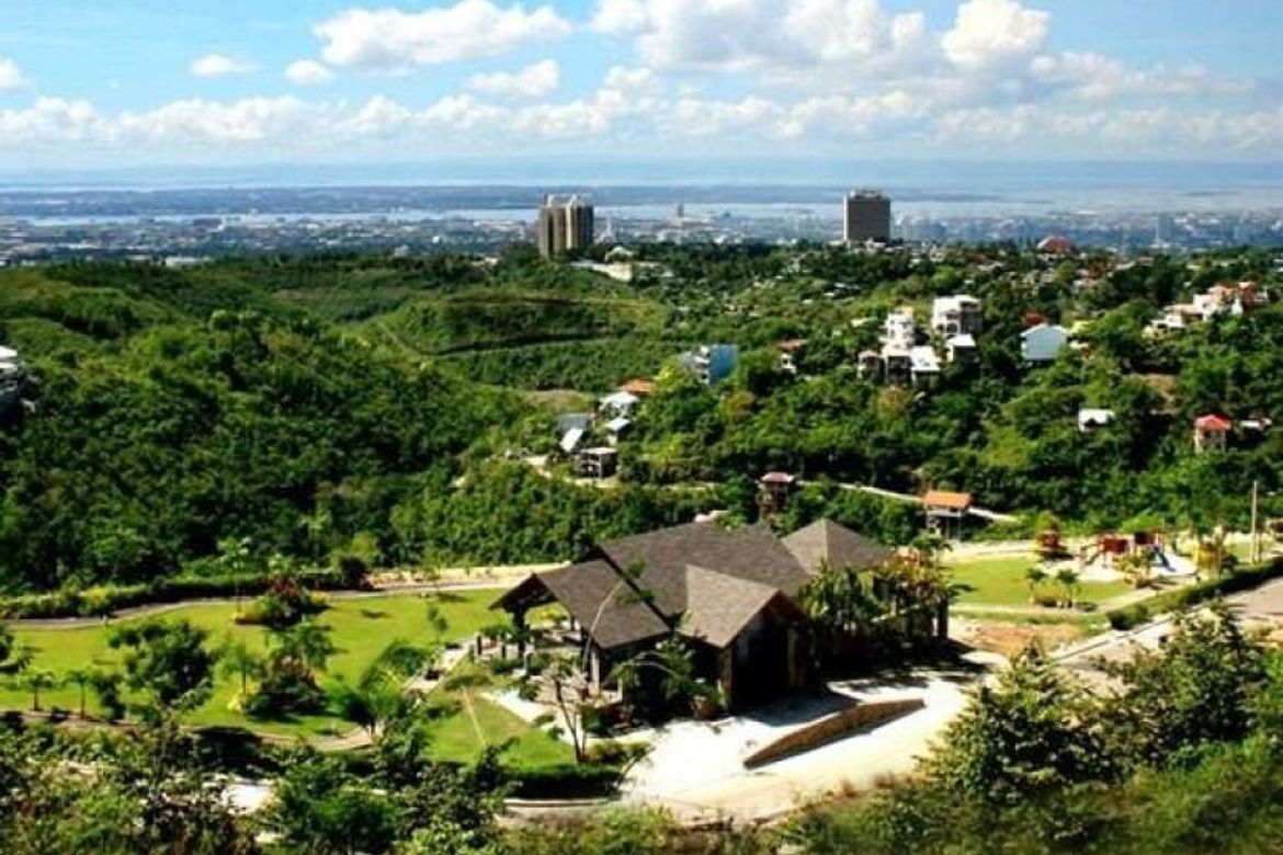 5 Bedroom House for Sale in Banilad, Cebu City, Cebu