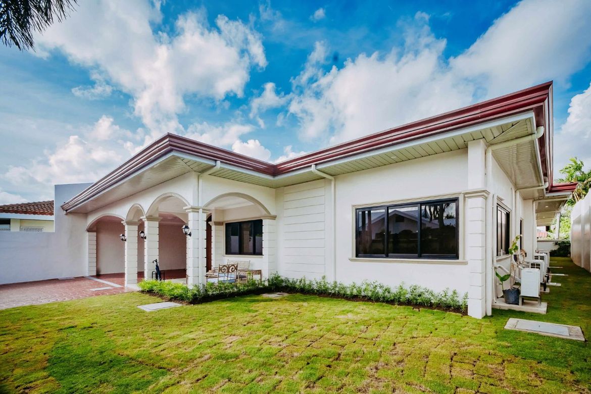 5 Bedroom House for Sale in Banilad, Cebu City, Cebu