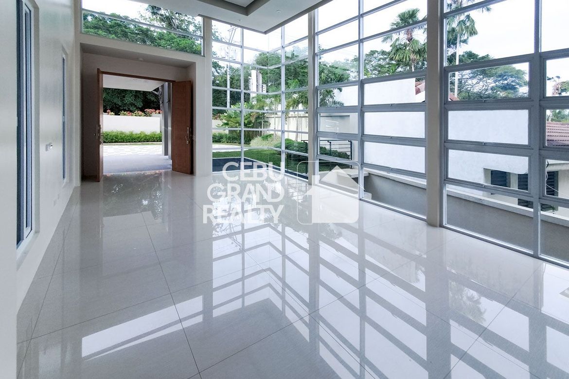 5 Bedroom House for Sale in Banilad, Cebu City, Cebu
