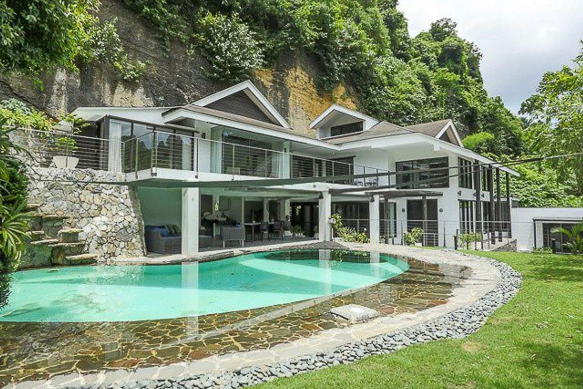 5 Bedroom House for Sale in Banilad, Cebu City, Cebu