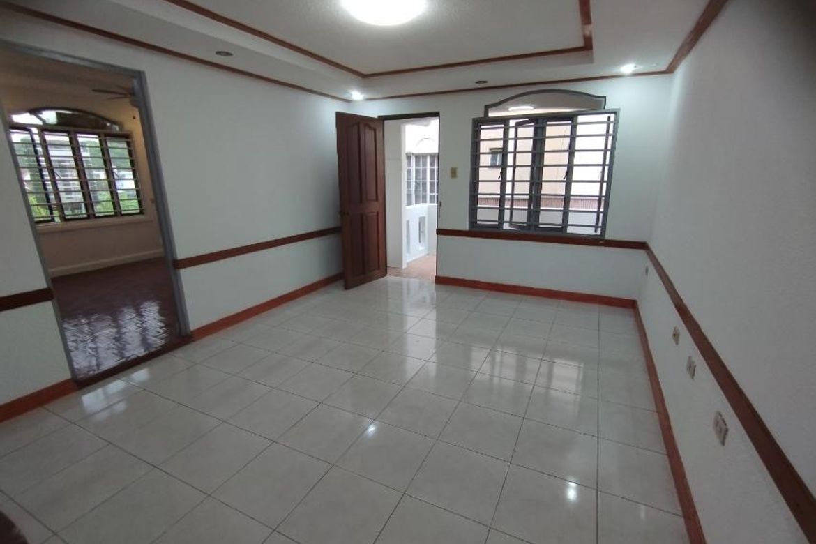 5 Bedroom House for Sale in Barangay 179, Caloocan, Metro Manila