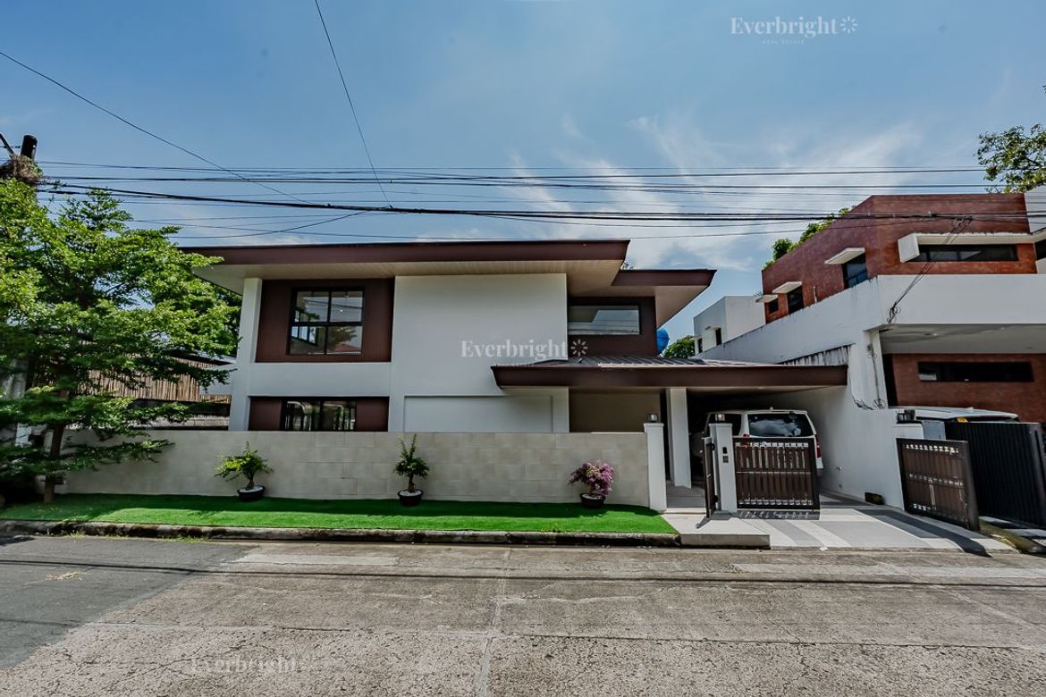 5 Bedroom House for Sale in Barangay 201, Pasay, Metro Manila