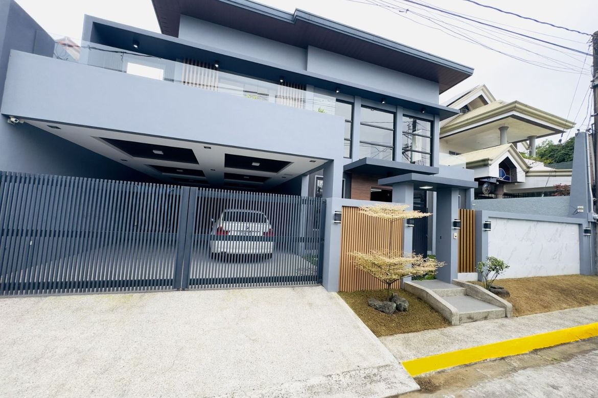 5 Bedroom House for Sale in Batasan Hills, Quezon City, Metro Manila