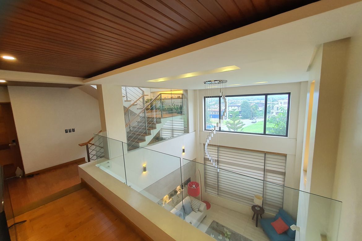 5 Bedroom House for Sale in Batasan Hills, Quezon City, Metro Manila – photo 4