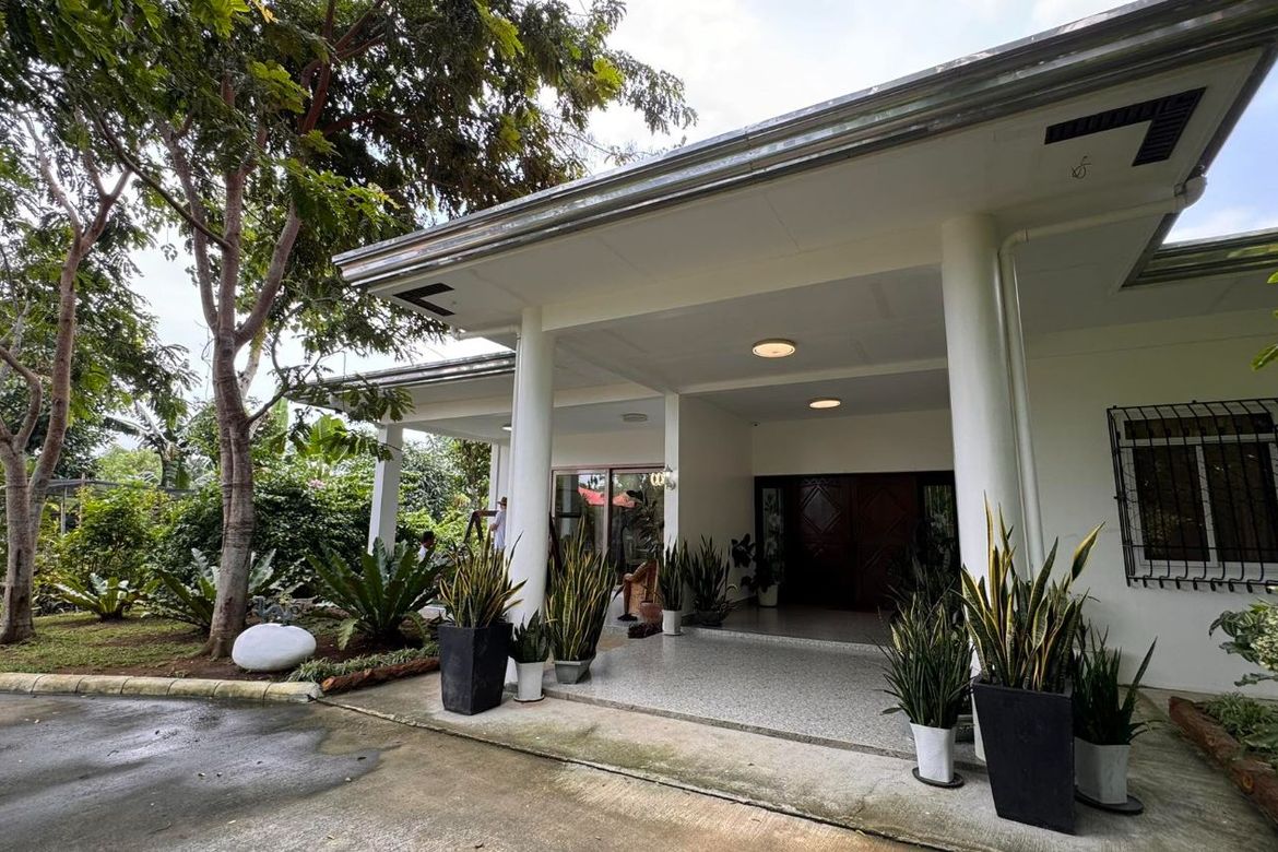 5 Bedroom House for Sale in Bayorbor, Mataas na Kahoy, Batangas – photo 5