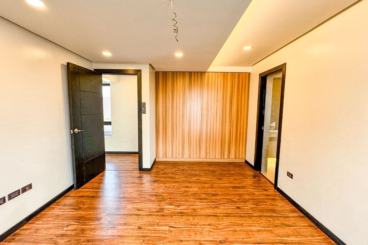 5 Bedroom House for Sale in BF Homes Executive Village, Almanza Uno, Las Piñas, Metro Manila – photo 4