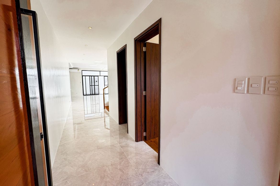 5 Bedroom House for Sale in BF Homes Executive Village, Almanza Uno, Las Piñas, Metro Manila – photo 6