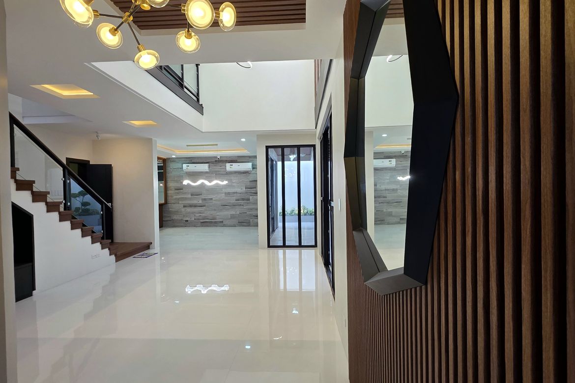 5 Bedroom House for Sale in BF Homes Parañaque, BF Homes, Parañaque, Metro Manila – photo 8