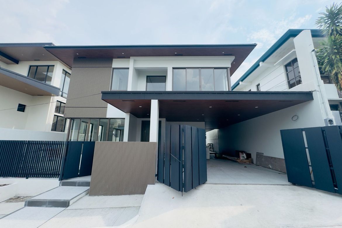 5 Bedroom House for Sale in BF Homes Parañaque, BF Homes, Parañaque, Metro Manila