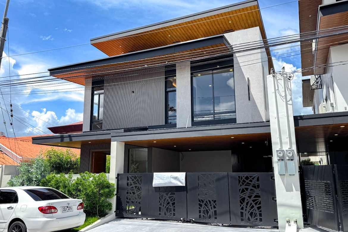 5 Bedroom House for Sale in BF Homes Parañaque, BF Homes, Parañaque, Metro Manila