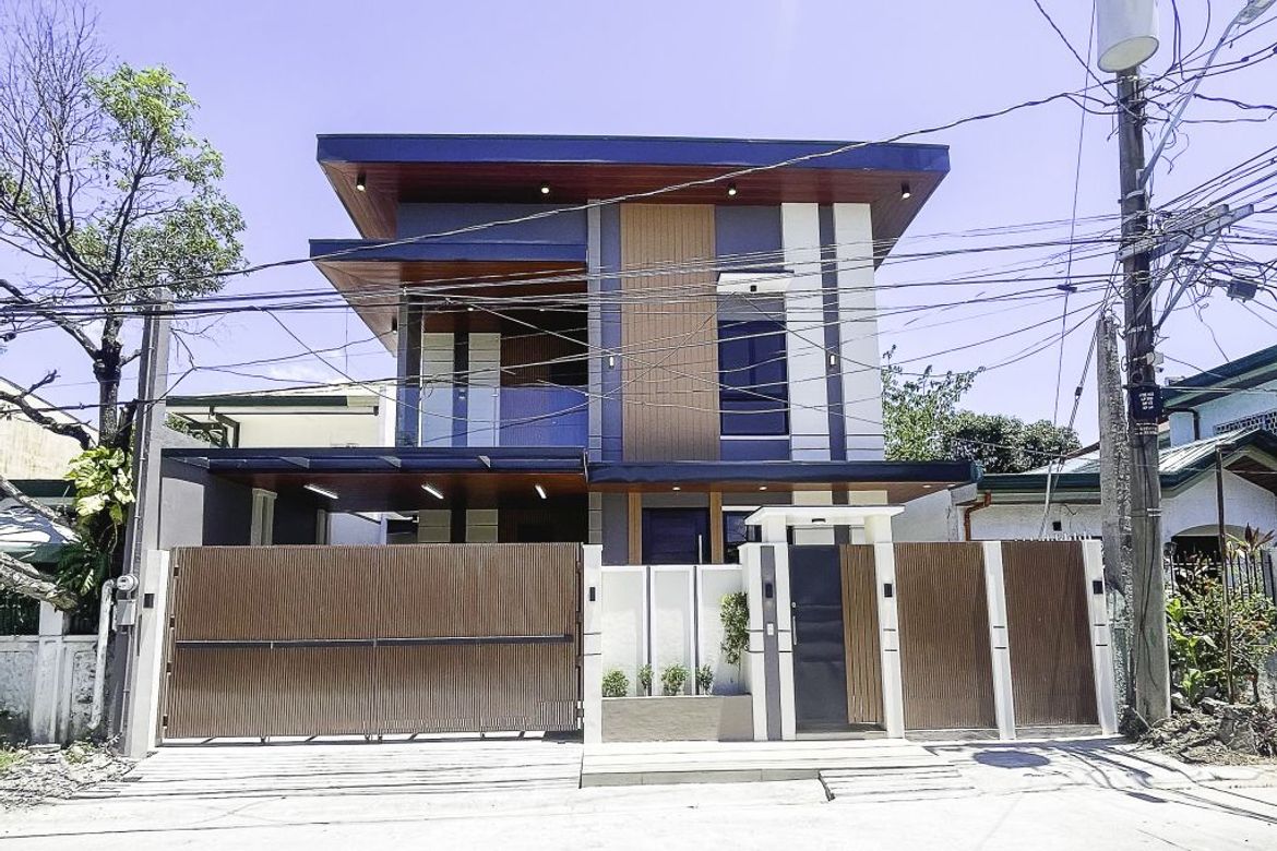 5 Bedroom House for Sale in BF Homes, Parañaque, Metro Manila