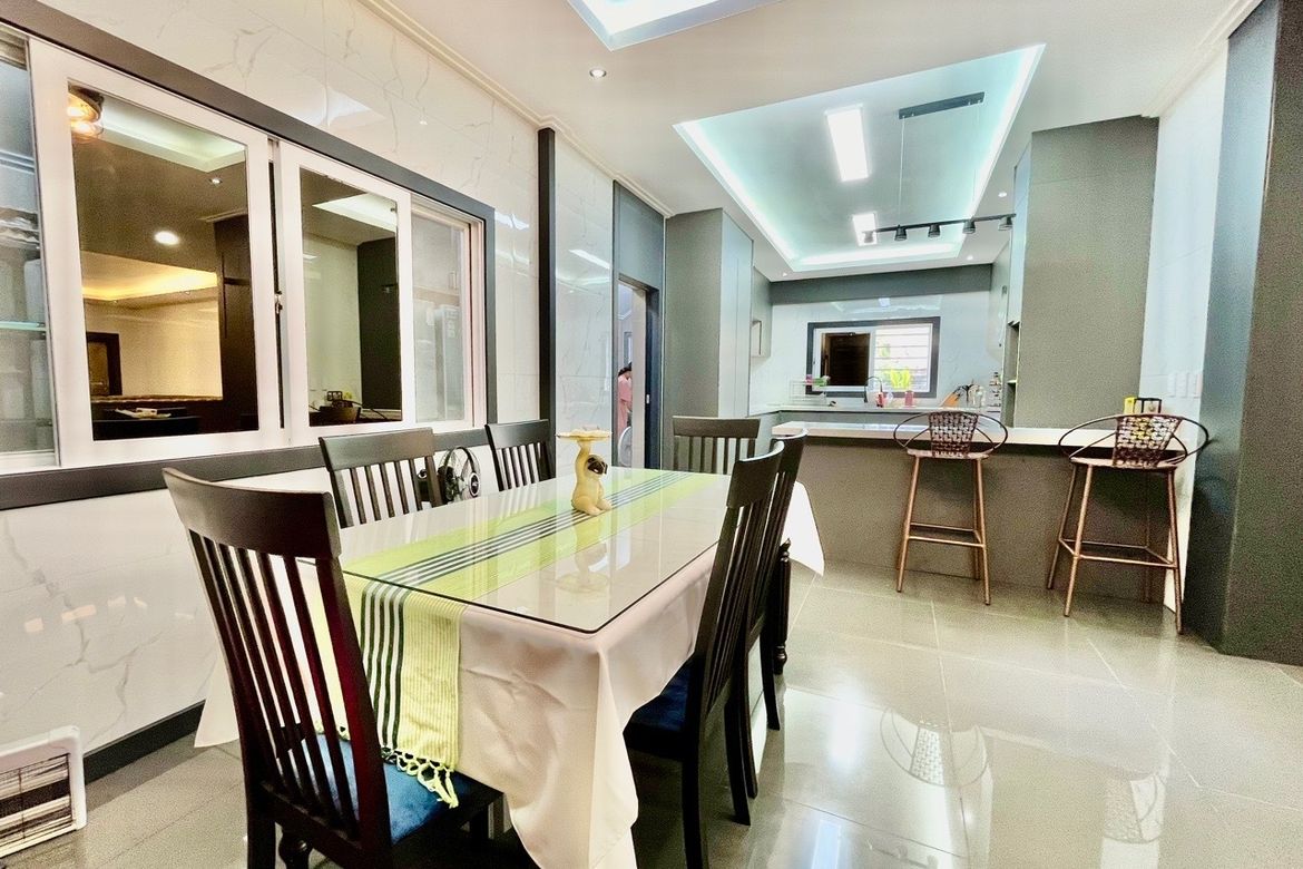 5 Bedroom House for Sale in BF Homes, Parañaque, Metro Manila – photo 3