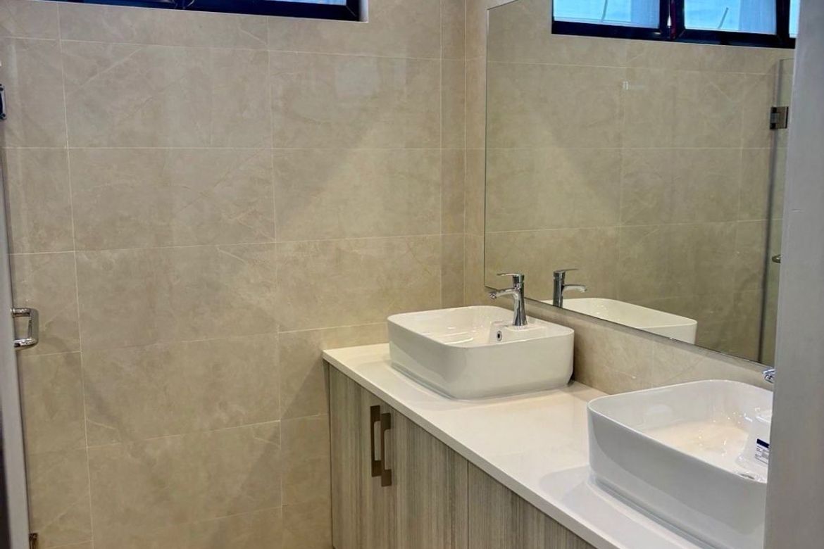 5 Bedroom House for Sale in BF Homes, Parañaque, Metro Manila – photo 5