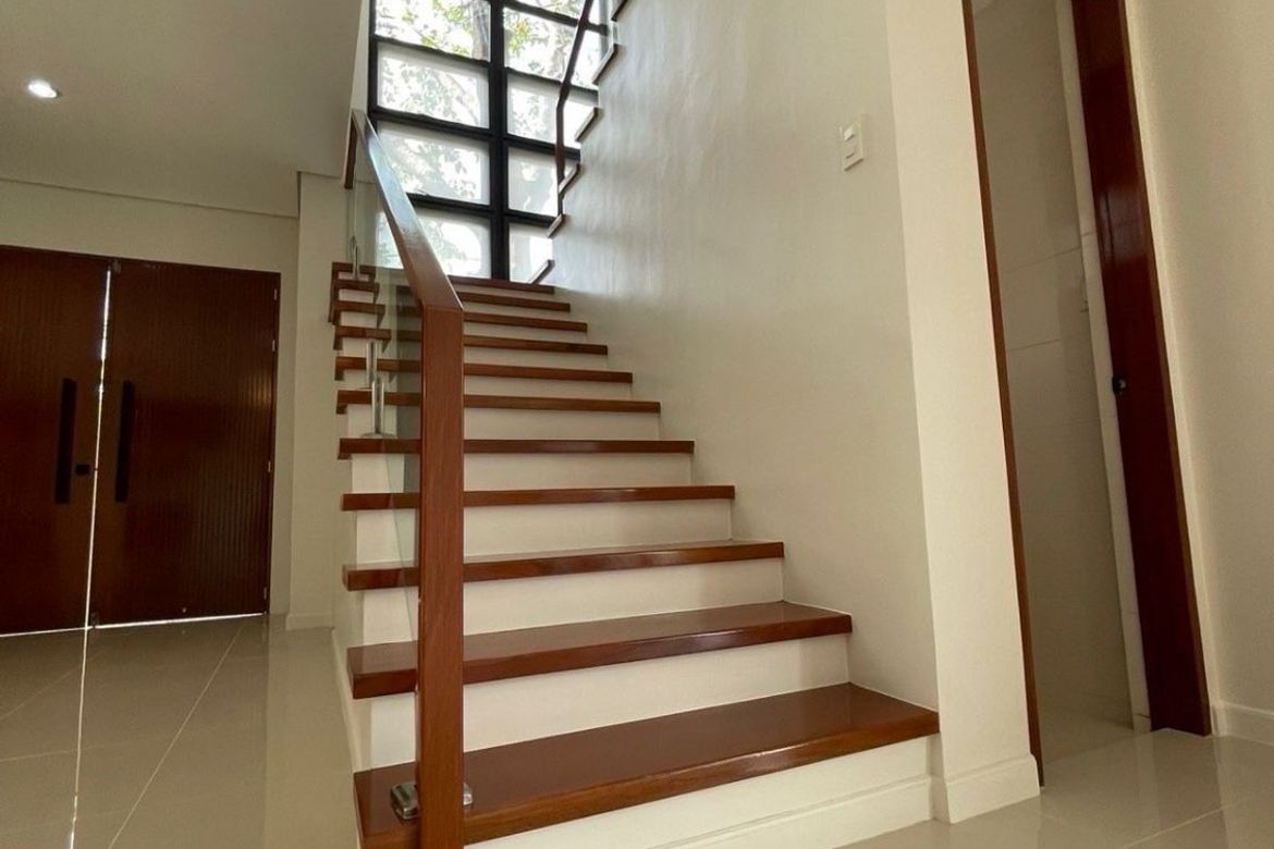 5 Bedroom House for Sale in BF Homes, Parañaque, Metro Manila – photo 6