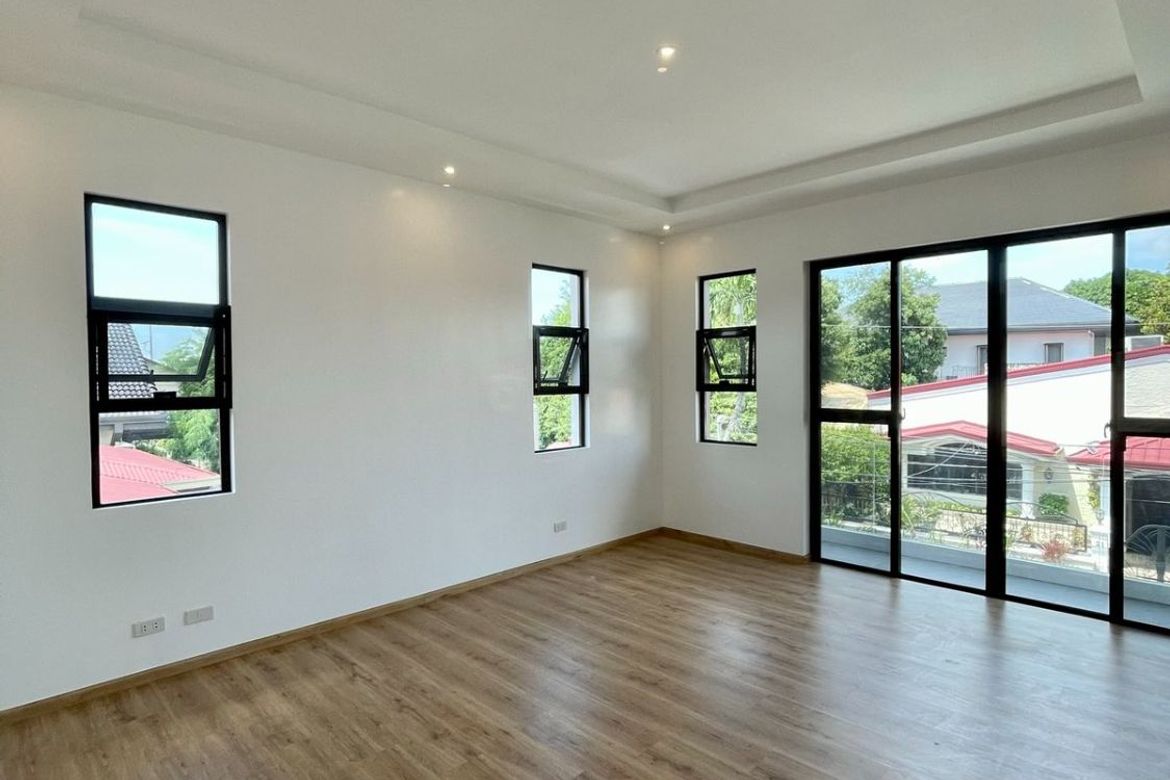 5 Bedroom House for Sale in BF Homes, Parañaque, Metro Manila – photo 6