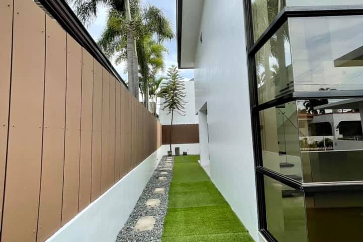 5 Bedroom House for Sale in BF Homes, Parañaque, Metro Manila – photo 4