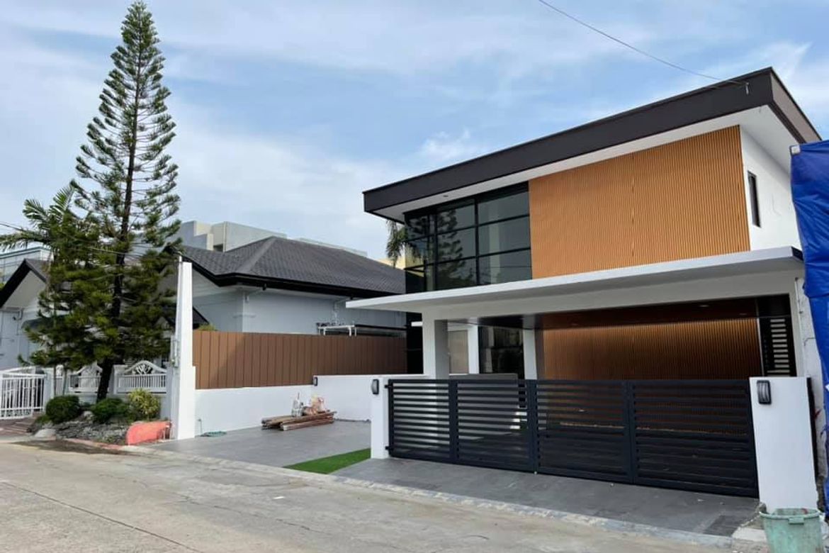 5 Bedroom House for Sale in BF Homes, Parañaque, Metro Manila – photo 7