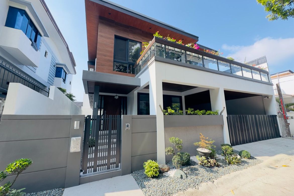 5 Bedroom House for Sale in BF Homes, Parañaque, Metro Manila