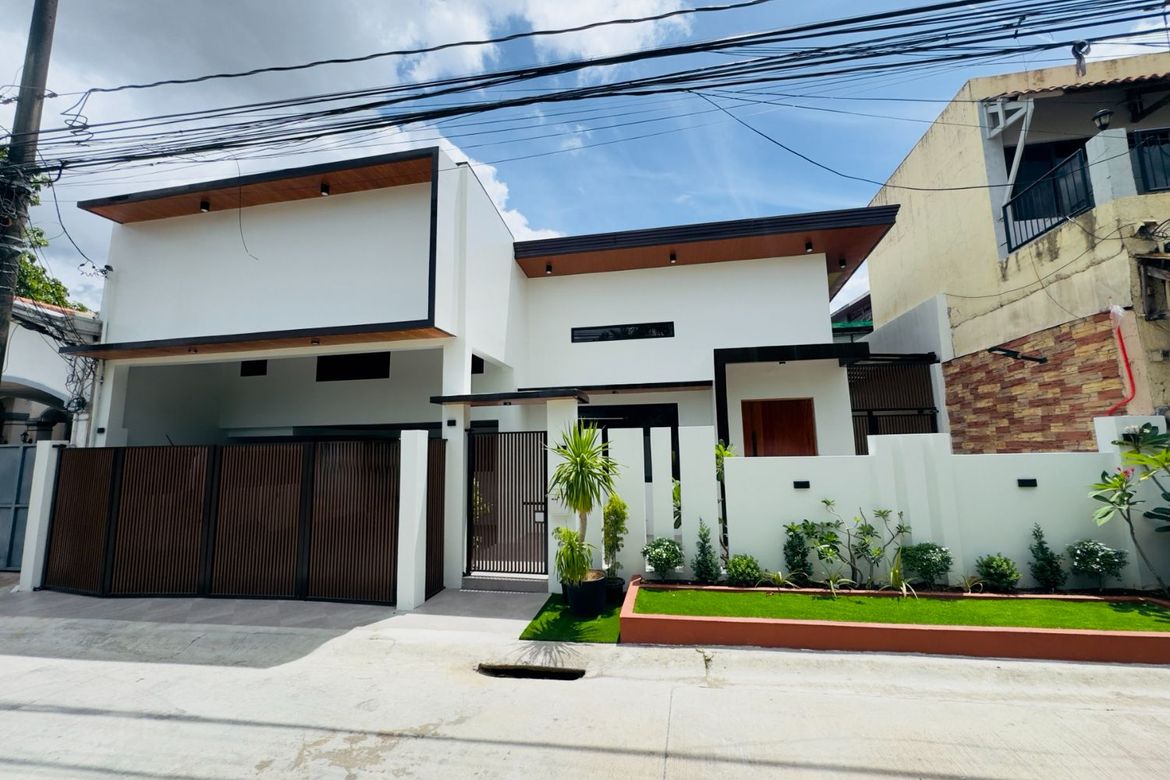 5 Bedroom House for Sale in BF Homes, Parañaque, Metro Manila – photo 4
