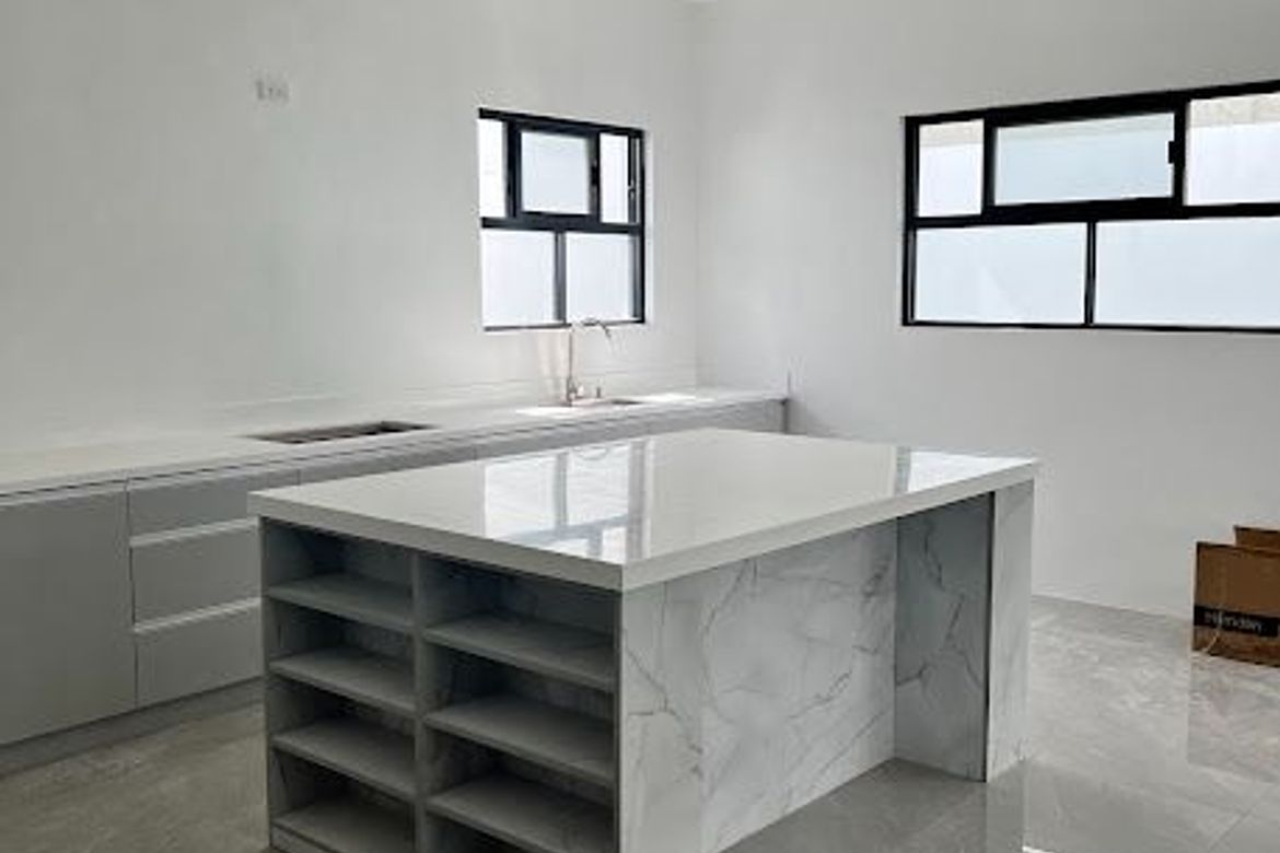 5 Bedroom House for Sale in BF Homes, Parañaque, Metro Manila – photo 2