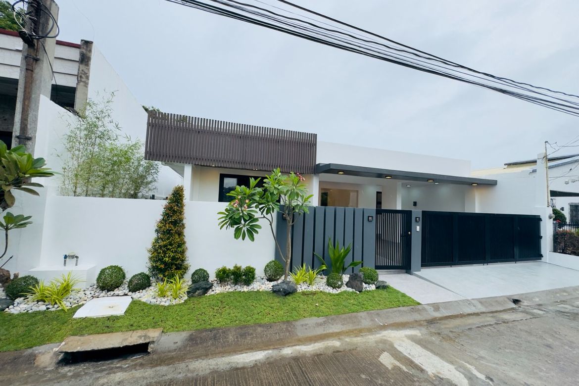 5 Bedroom House for Sale in BF Homes, Parañaque, Metro Manila – photo 5