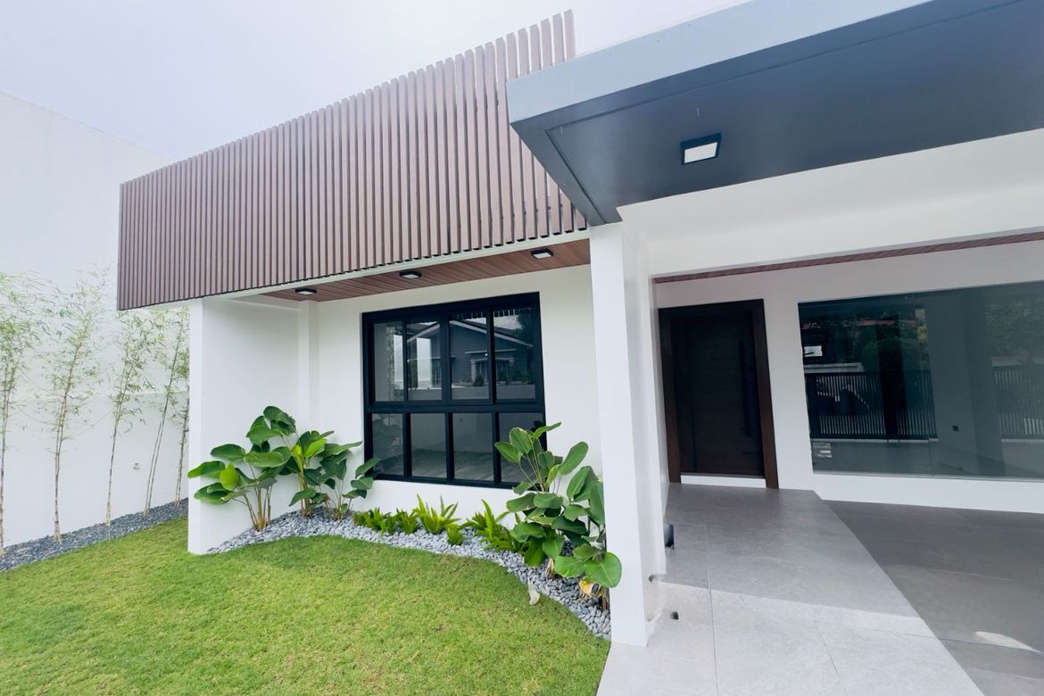 5 Bedroom House for Sale in BF Homes, Parañaque, Metro Manila – photo 6