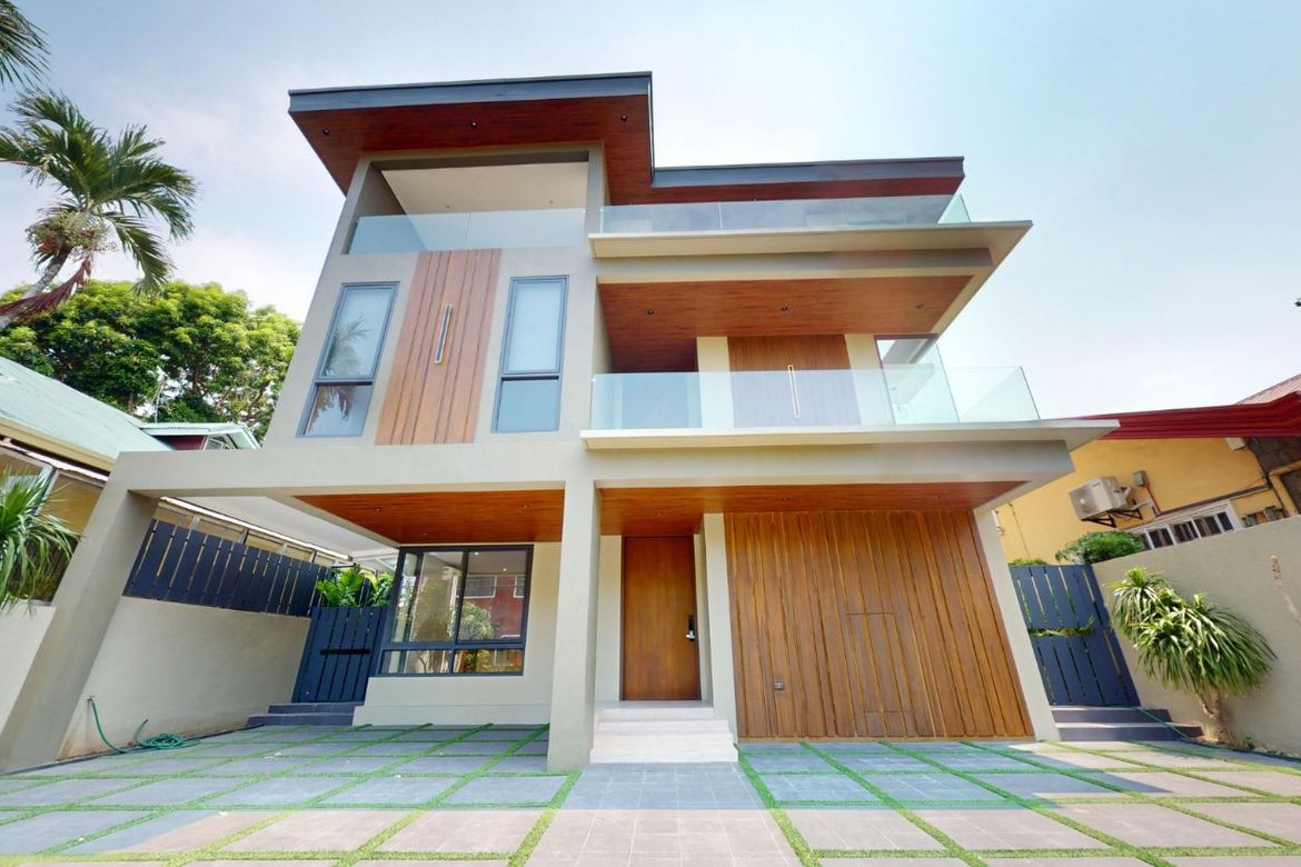 5 Bedroom House for Sale in BF Homes, Parañaque, Metro Manila