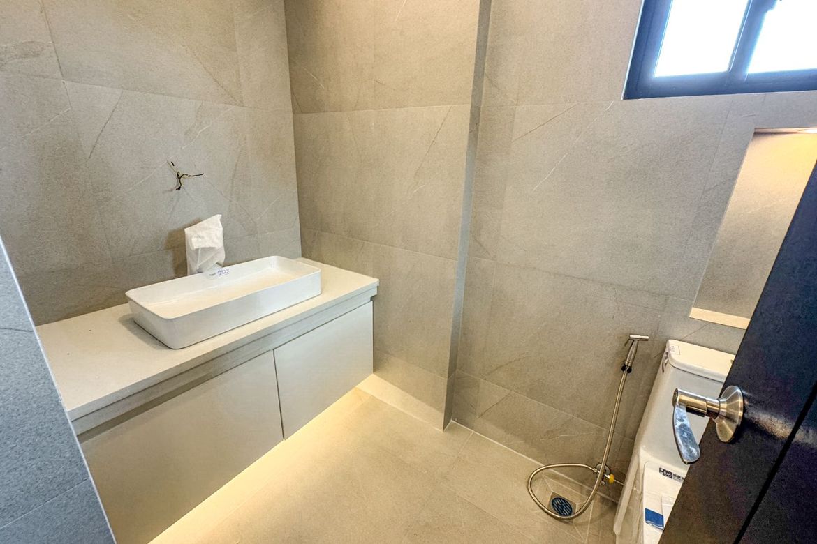 5 Bedroom House for Sale in BF Homes, Parañaque, Metro Manila – photo 2