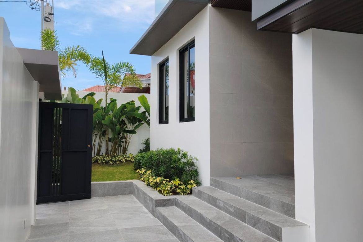 5 Bedroom House for Sale in BF Homes, Parañaque, Metro Manila – photo 3
