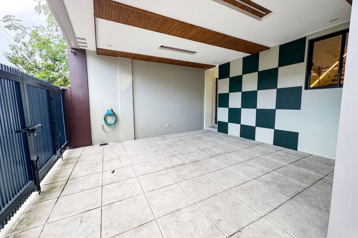 5 Bedroom House for Sale in BF Resort Village, Talon Dos, Las Piñas, Metro Manila – photo 2