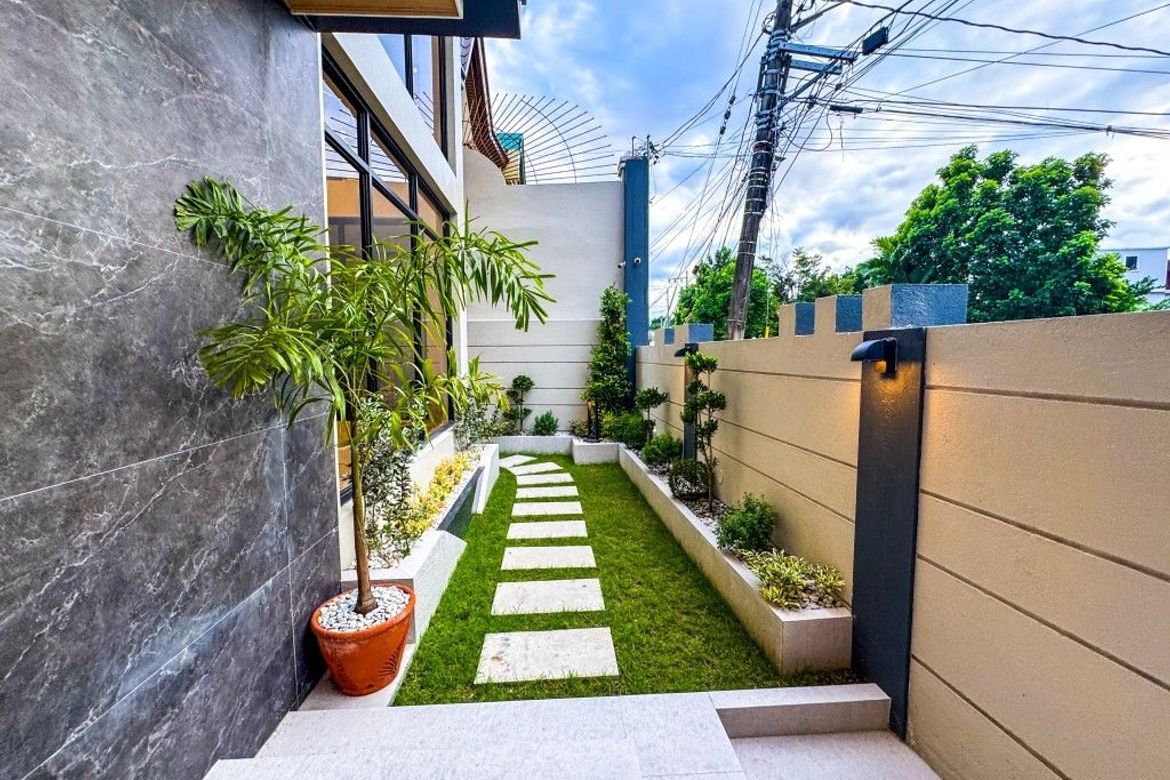5 Bedroom House for Sale in BF Resort Village, Talon Dos, Las Piñas, Metro Manila – photo 4