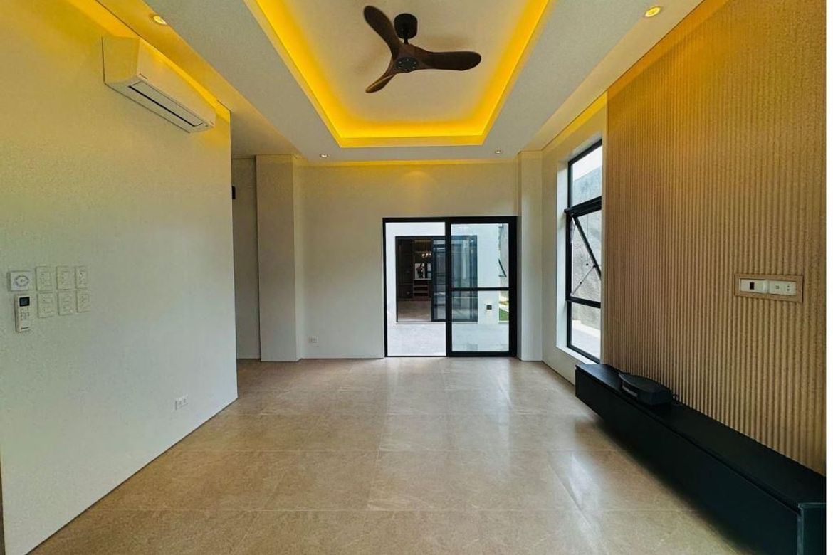5 Bedroom House for Sale in BF Resort Village, Talon Dos, Las Piñas, Metro Manila – photo 3