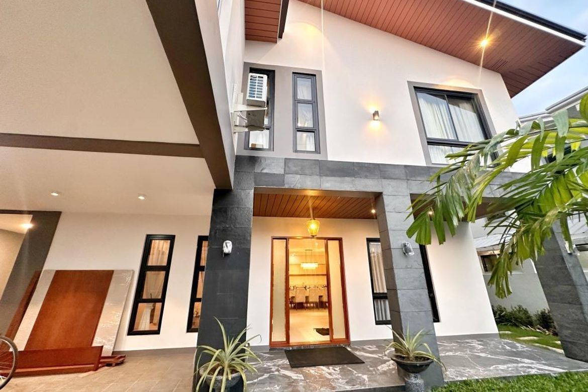 5 Bedroom House for Sale in BF Resort Village, Talon Dos, Las Piñas, Metro Manila – photo 3