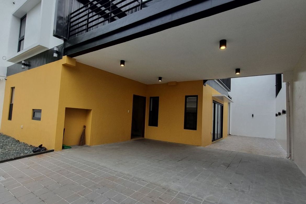 5 Bedroom House for Sale in BF Resort Village, Talon Dos, Las Piñas, Metro Manila – photo 2