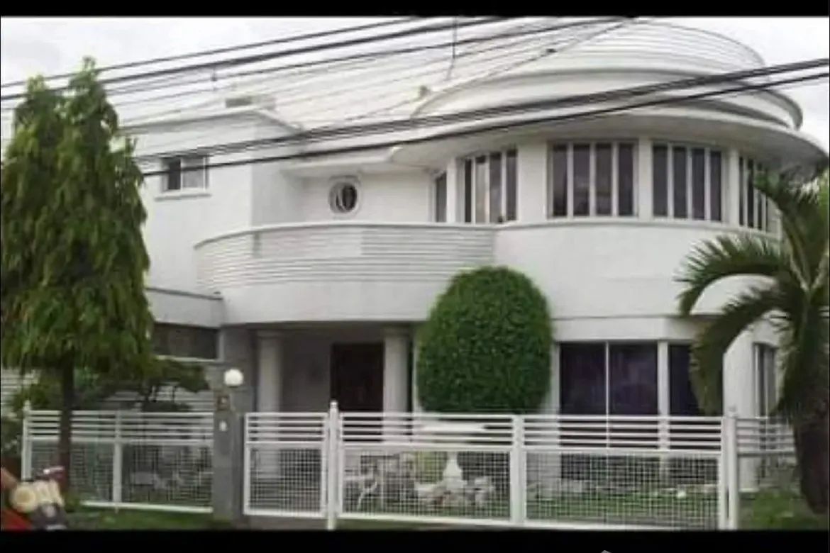 5 Bedroom House for Sale in BF Resort Village, Talon Dos, Las Piñas, Metro Manila