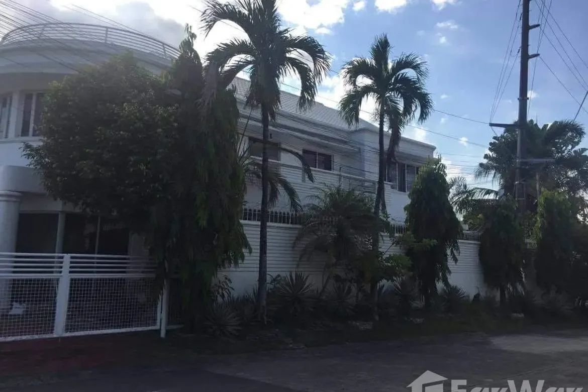 5 Bedroom House for Sale in BF Resort Village, Talon Dos, Las Piñas, Metro Manila – photo 4