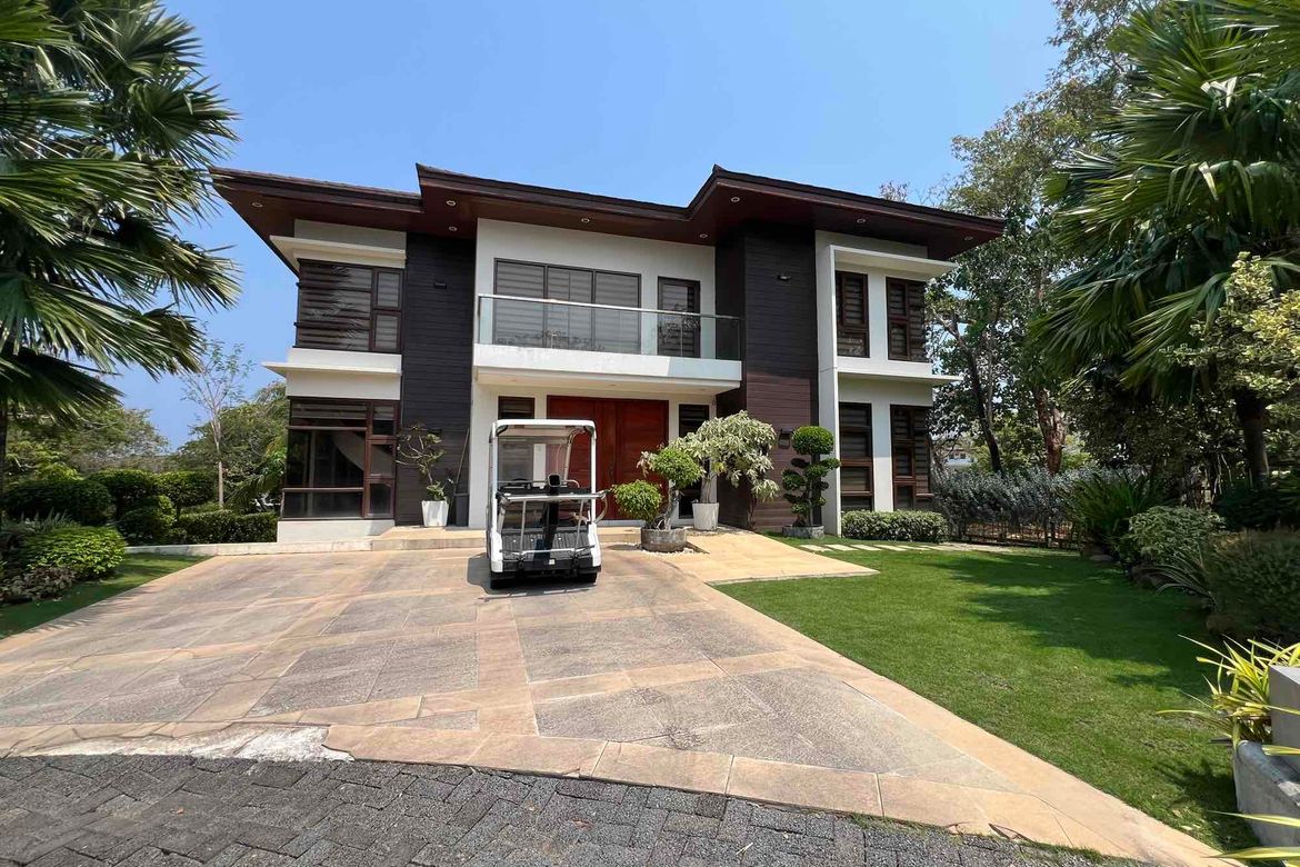 5 Bedroom House for Sale in Binaritan, Morong, Bataan