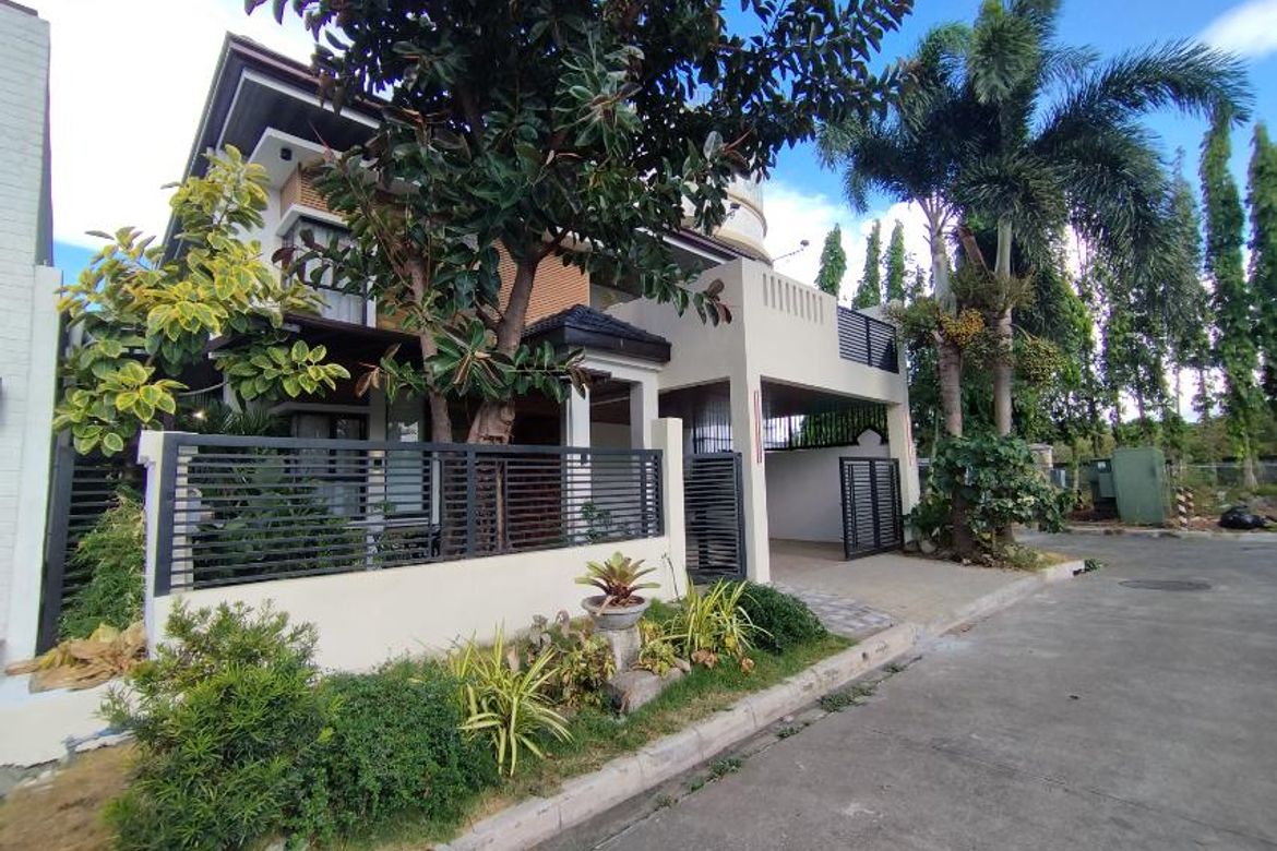 5 Bedroom House for Sale in Brentville International, Mampalasan, Biñan, Laguna